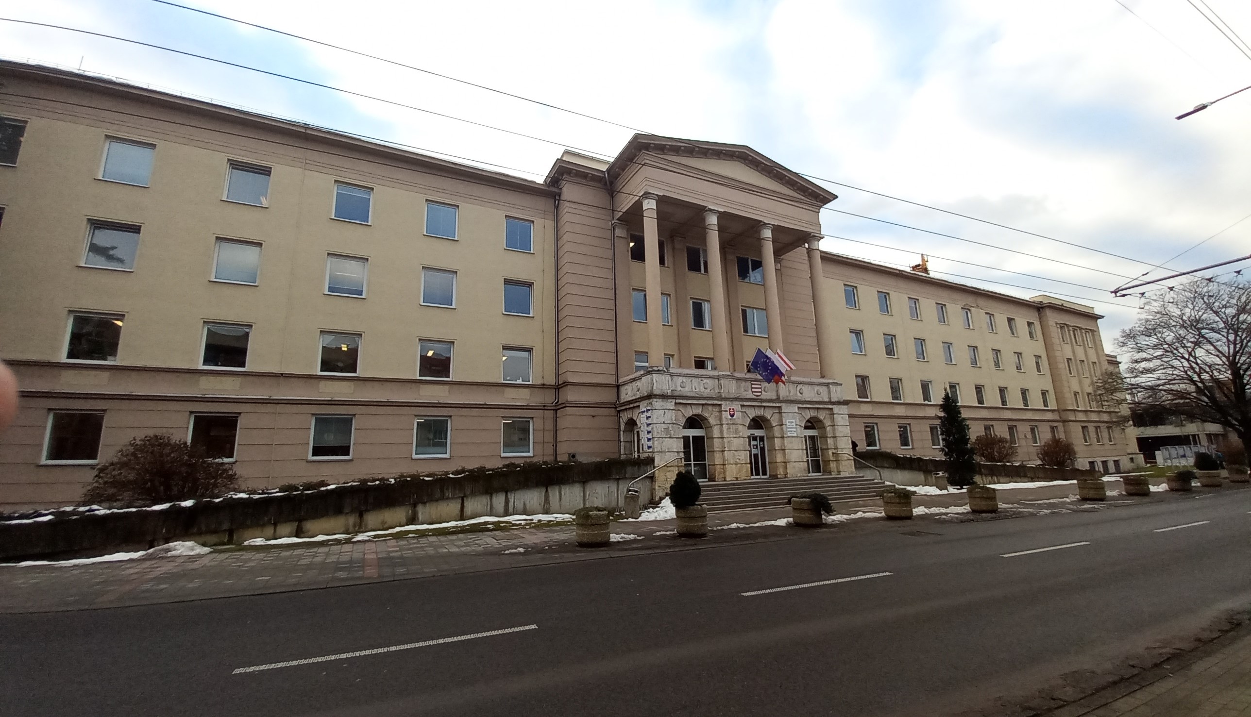 V Banskej Bystrici doteraz vydali pre prvé kolo volieb zhruba 2640 preukazov