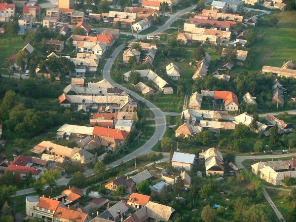 V obci na strednom Slovensku zvýšili miestne dane, vyššia je aj suma za odpad