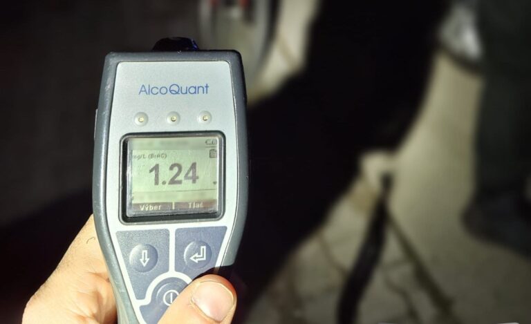 Cyklista nafúkal 2,58 promile, čo je v prepočte 1,24 ml/l. Foto: Polícia SR - Žilinský kraj