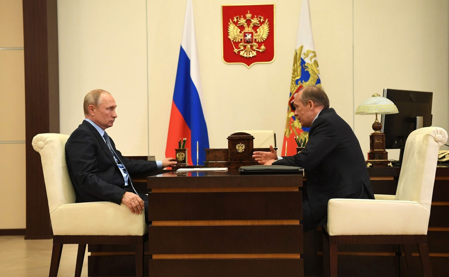 Vladimir Putin a Alexander Bortnikov v roku 2020. Foto: Profimedia.sk