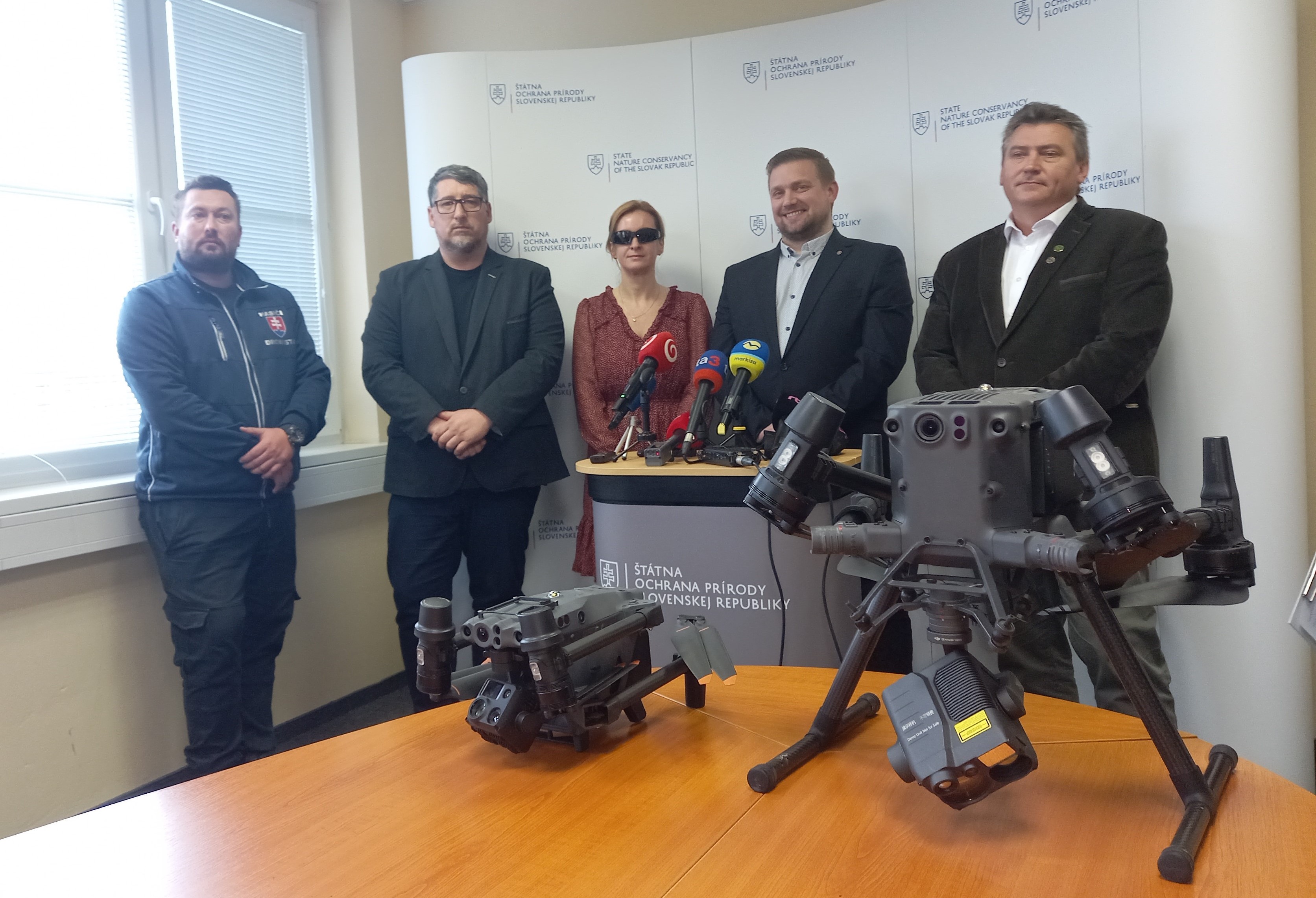 Medvedicu identifikovala unikátna kamera. Potom prišiel pokyn na streľbu