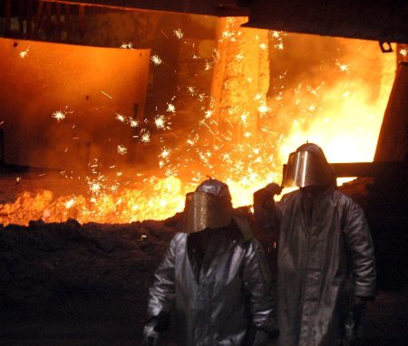 Odstavená vysoká pec a skrátený pracovný čas. Košické oceliarne fungujú v útlme