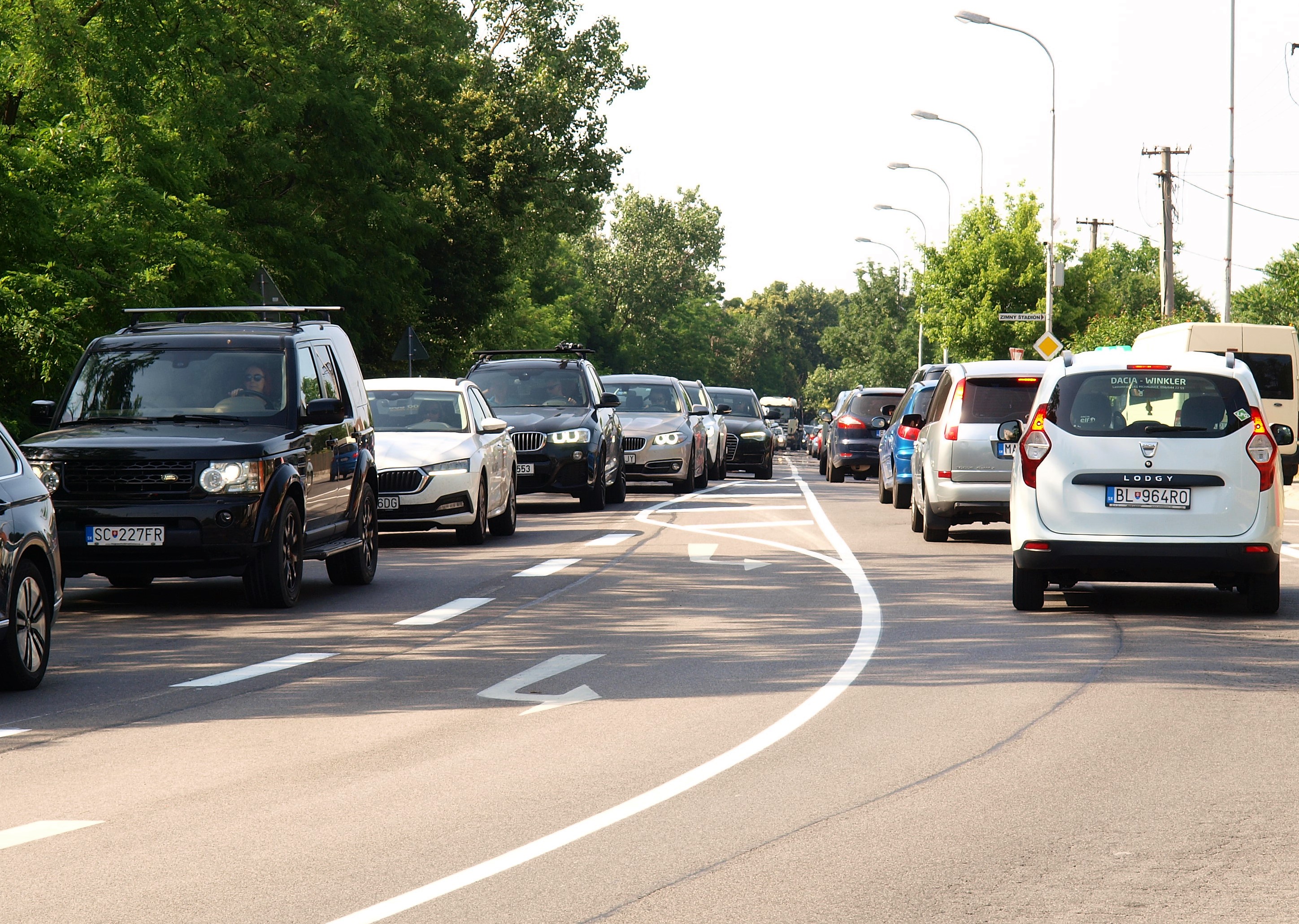 Kolóny v hlavnom meste vznikajú z niekoľkých dôvodov, tvrdí dopravný analytik