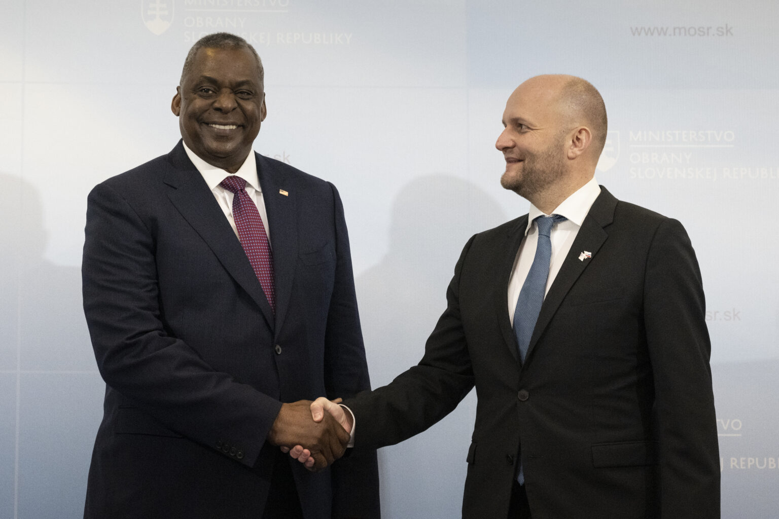 Jaroslav Naď a Lloyd Austin. Foto: TASR. 