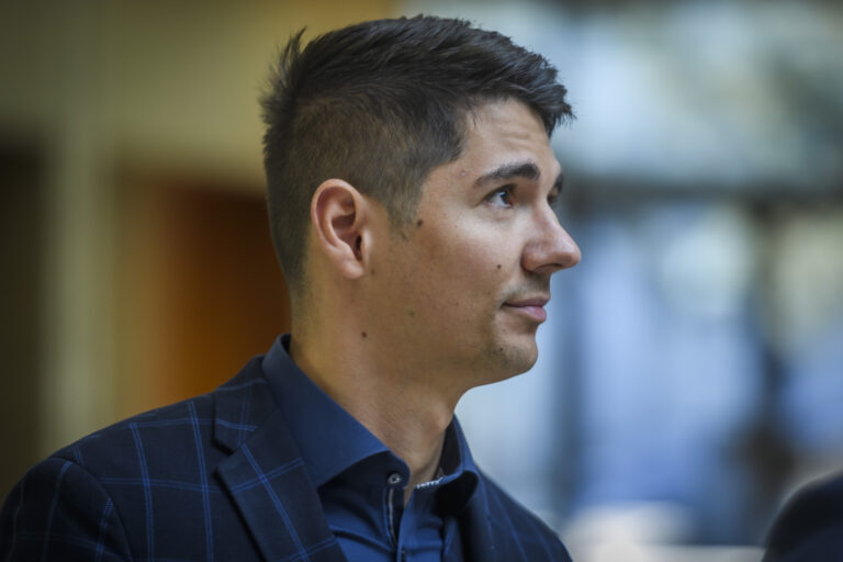 E. Kaliňák: Zvažujeme možnosť referenda o zvýšených výdavkoch na zbrojenie