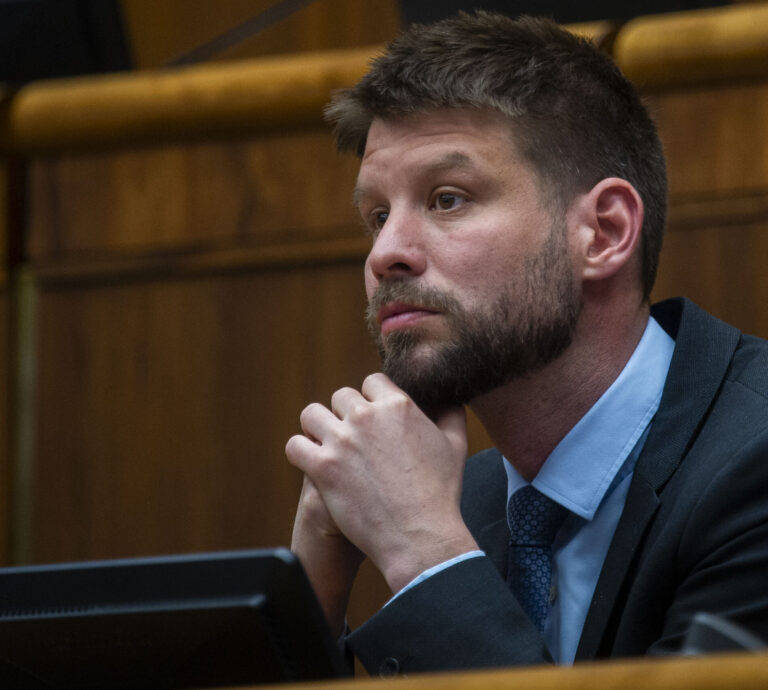 Michal Šimečka potvrdil názor koalície, že atentát na Roberta Fica je útokom na demokraciu