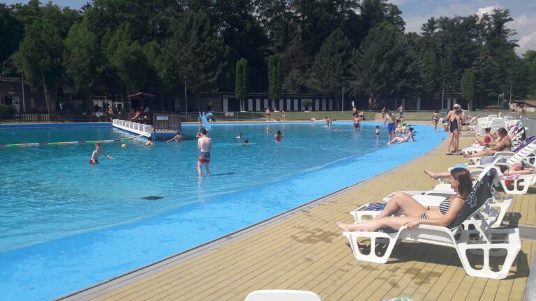 Kúpalisko na leto samospráva prenajme, krytá plaváreň ostane otvorená