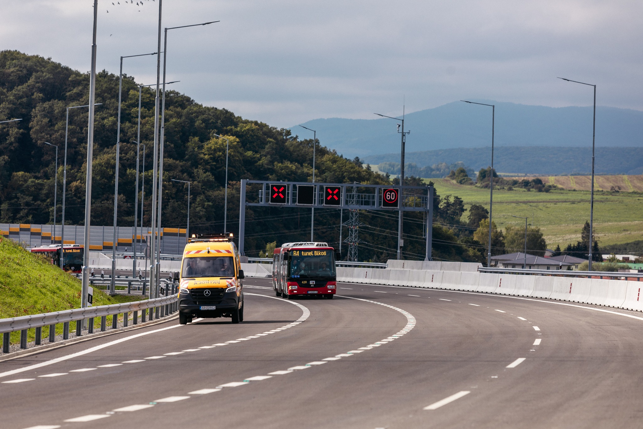Úsek R4 pri Košiciach dostane nový asfalt za vyše 700-tisíc. Vodiči, buďte obozretní