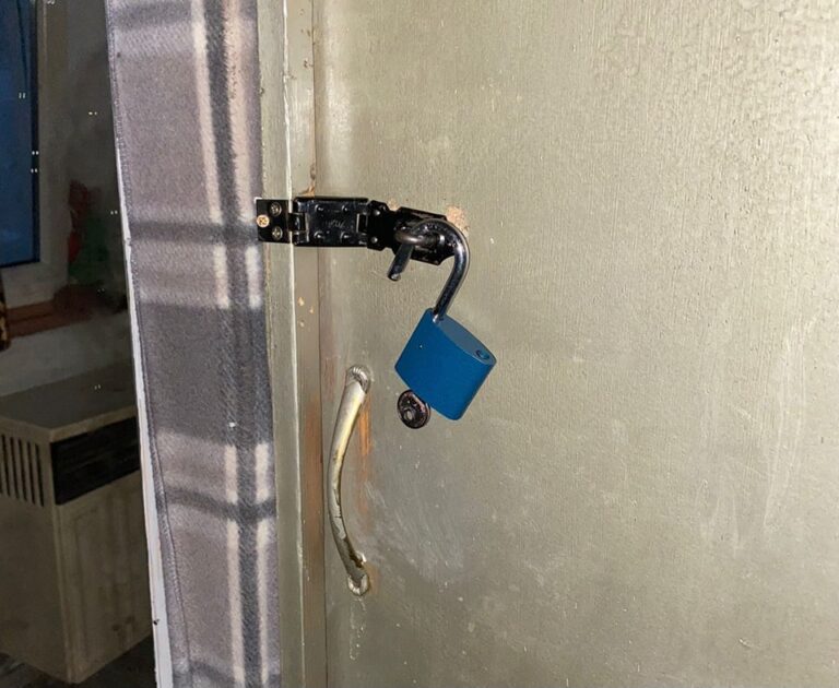 Hrôzostrašný prípad v Trnave. Rodičia bili svoje deti reťazou a nechávali ich hladovať