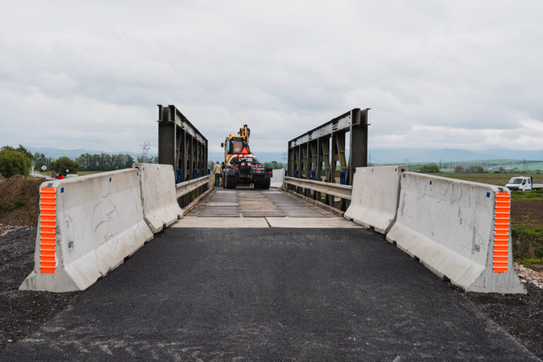 Alternatívne riešenie. Obchádzku medzi Mokrancami a Buzicou nahradil dočasný most
