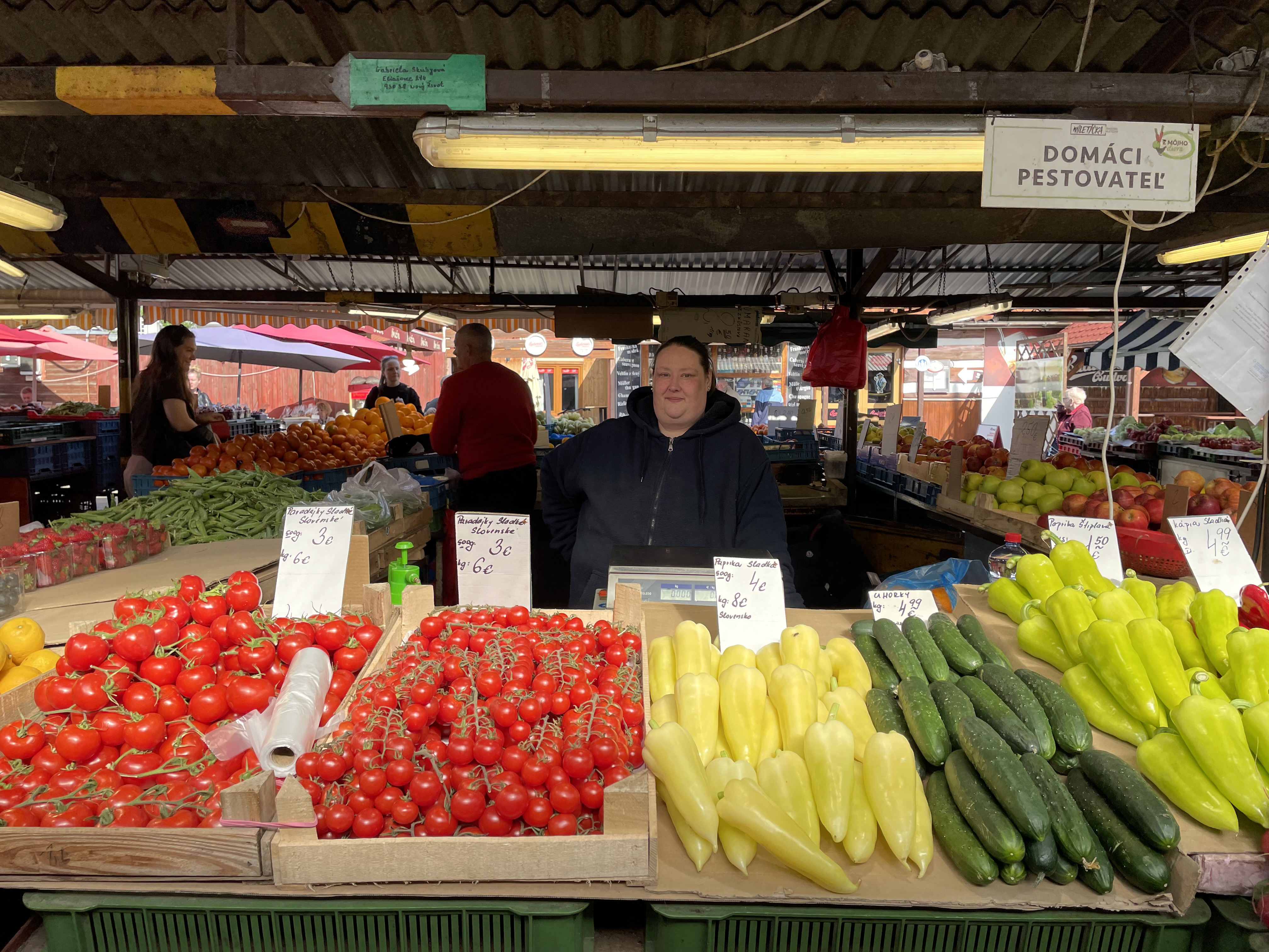 Hľadáte prvú jarnú zeleninku a ovocie? Prehľad cien na Miletičke 