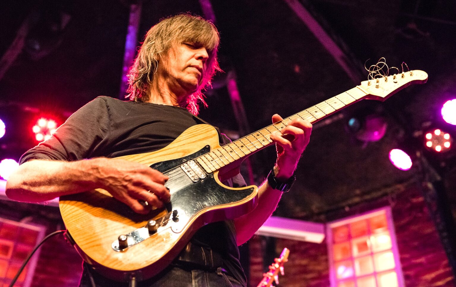 Mike Stern, jeden z najlepších gitaristov sveta vystúpi v bratislavskom klube MMC 21. 5. 2024. Foto: BJD