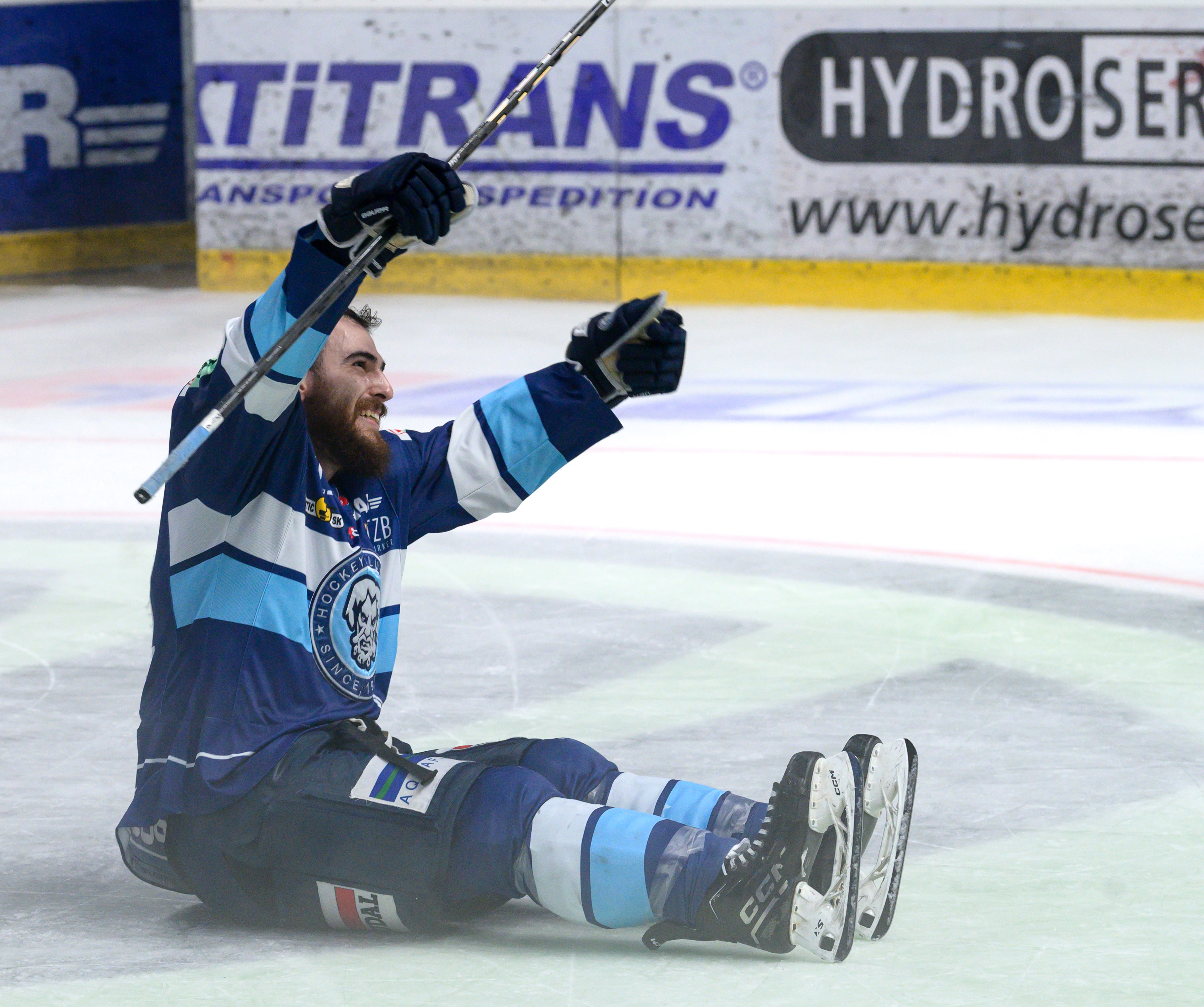 Z podceňovanej Nitry sa stal postrach favoritov, vlajku západu doniesla do finále