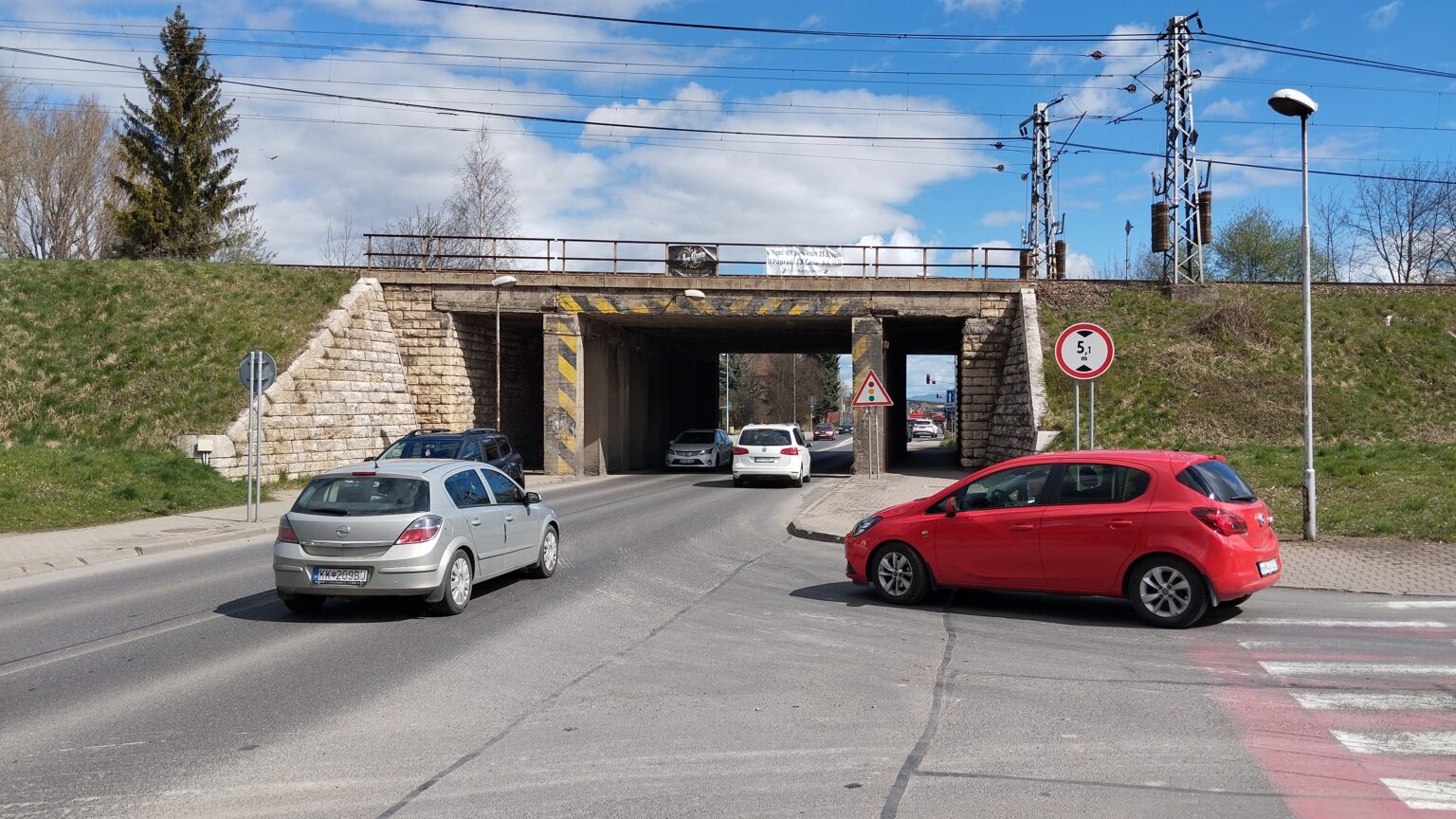 Železničný nadjazd nad cestou I/66 v Poprade kompletne prestavajú. Foto: Rastislav Ovšonka