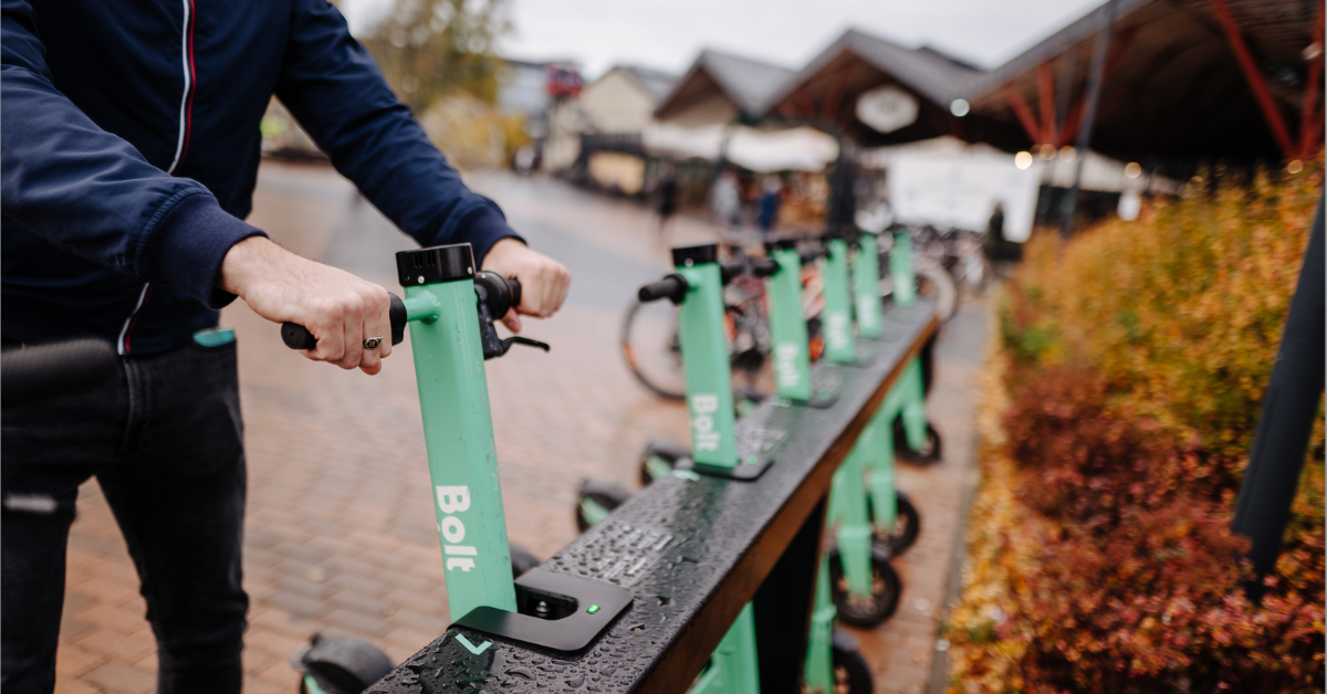 Milovníci ekologickej jazdy, tešte sa. Do Košíc sa opäť vracajú vynovené kolobežky Bolt 