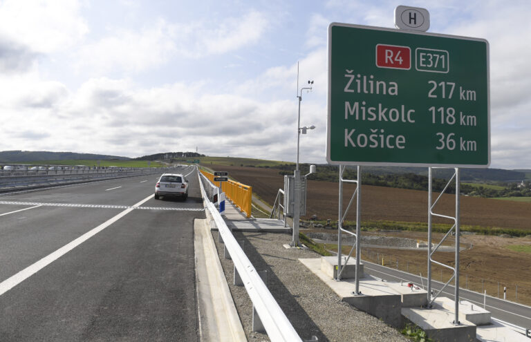 Pri Prešove otvorili nový most ponad budúcu rýchlostnú cestu R4