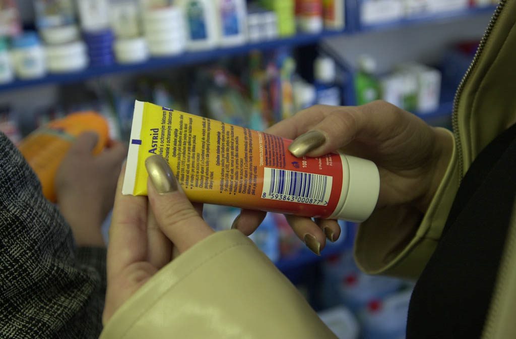 Úrady varujú pred nebezpečnou kozmetikou. Ide aj o produkty známych značiek