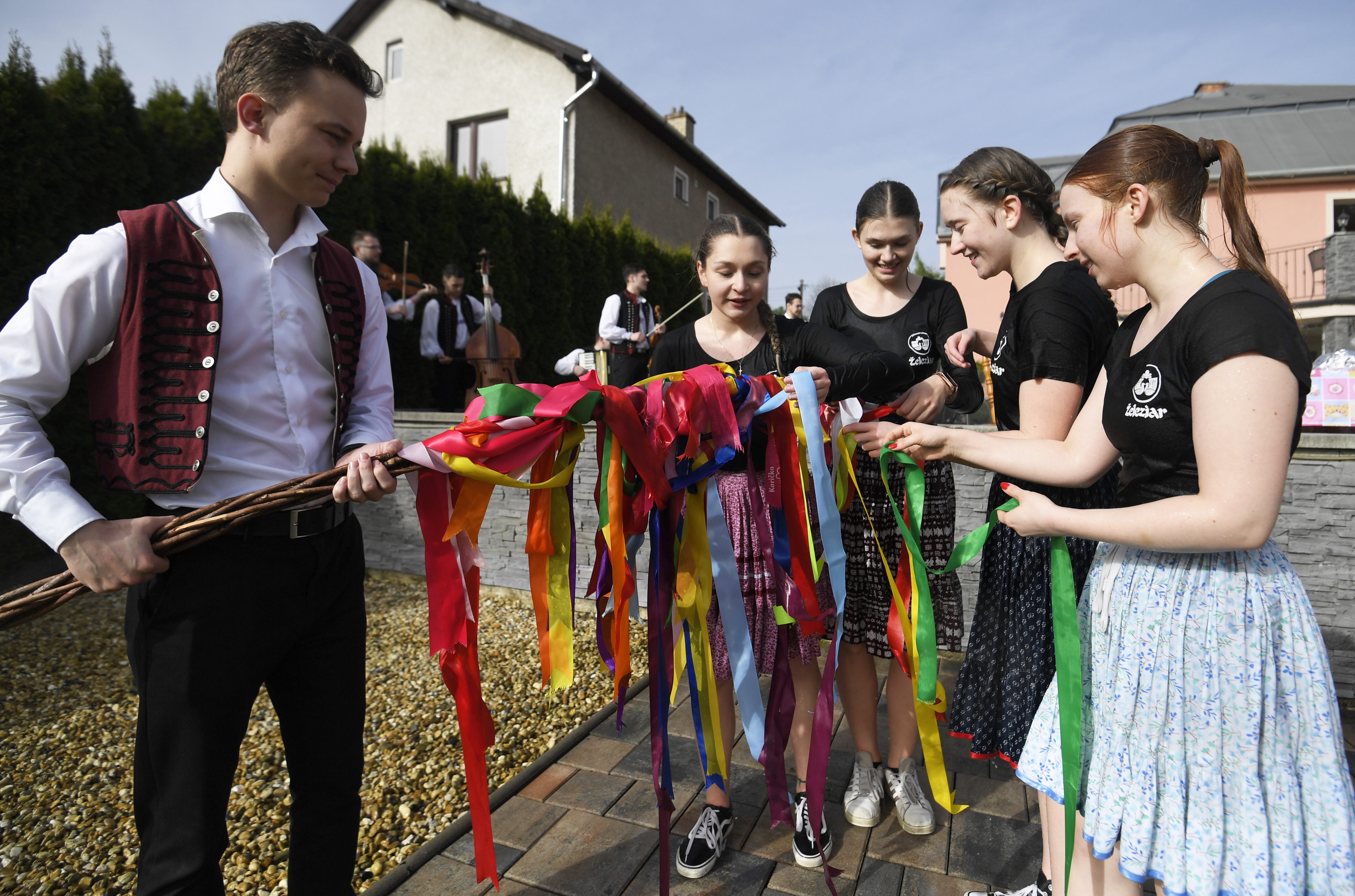 Koľko si v priemere vyčlenili Slováci na veľkonočné sviatky?