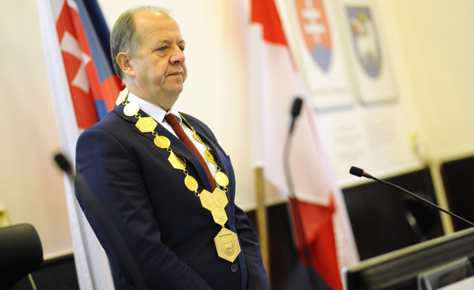 Mesačný plat trenčianskeho primátora Richarda Rybníčka už presiahol osemtisícovú hranicu. Foto: TS