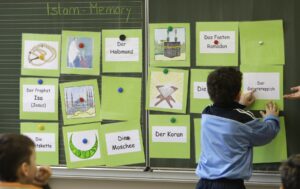 Nemecké kresťanské deti konvertujú na islam. Nechcú čeliť vyčleneniu z kolektívu ani šikane