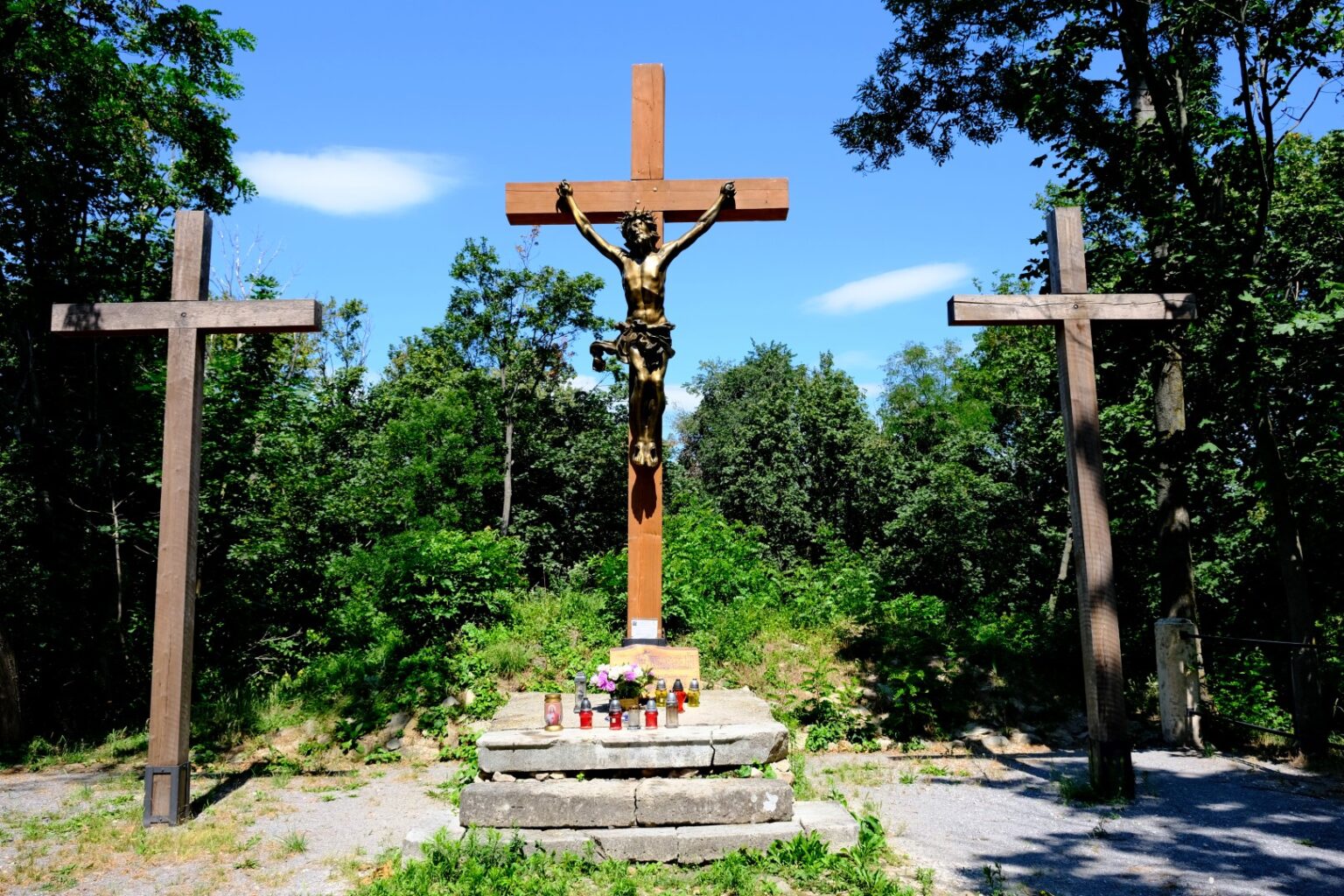 Najvyššie položené zastavenie Golgota s tromi krížmi. Foto: Katarína Turecká