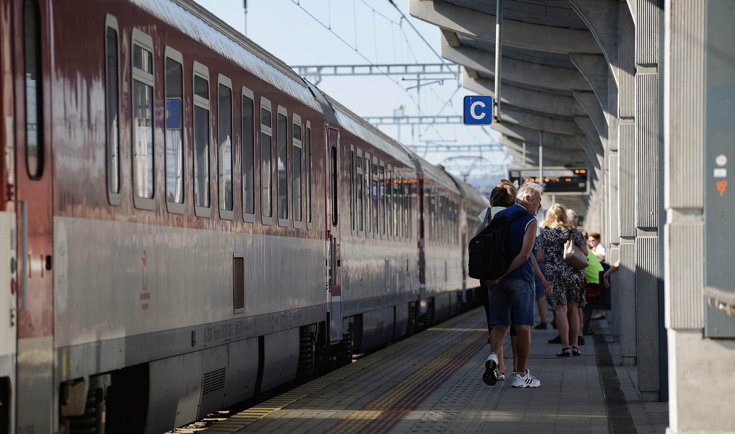 Trenčiansky a Zlínsky kraj opäť prepojí priama vlaková linka, spolupracovať budú aj záchranári