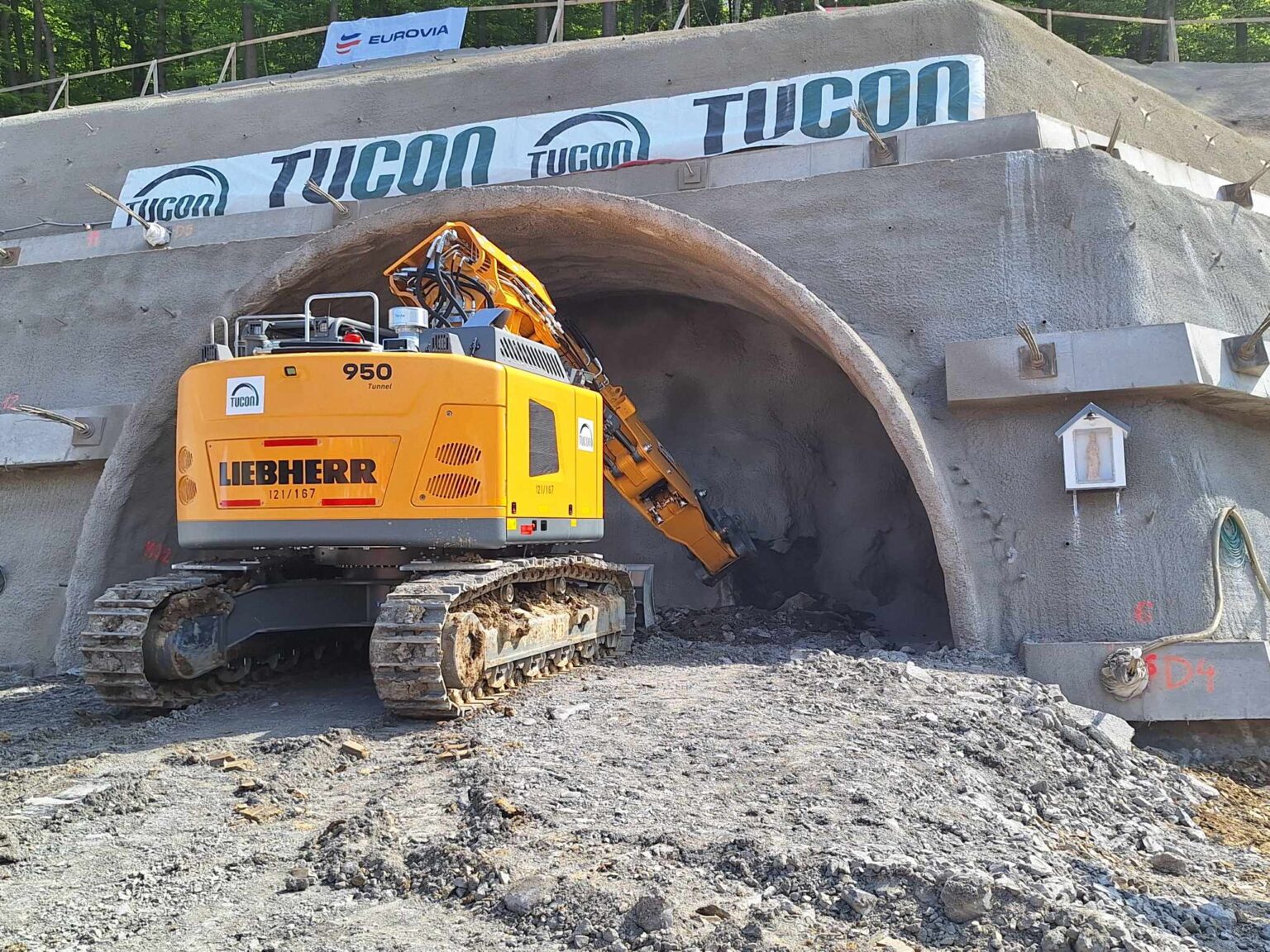Začalo sa razenie tunela Okruhliak pri Prešove. Foto: Redakcia