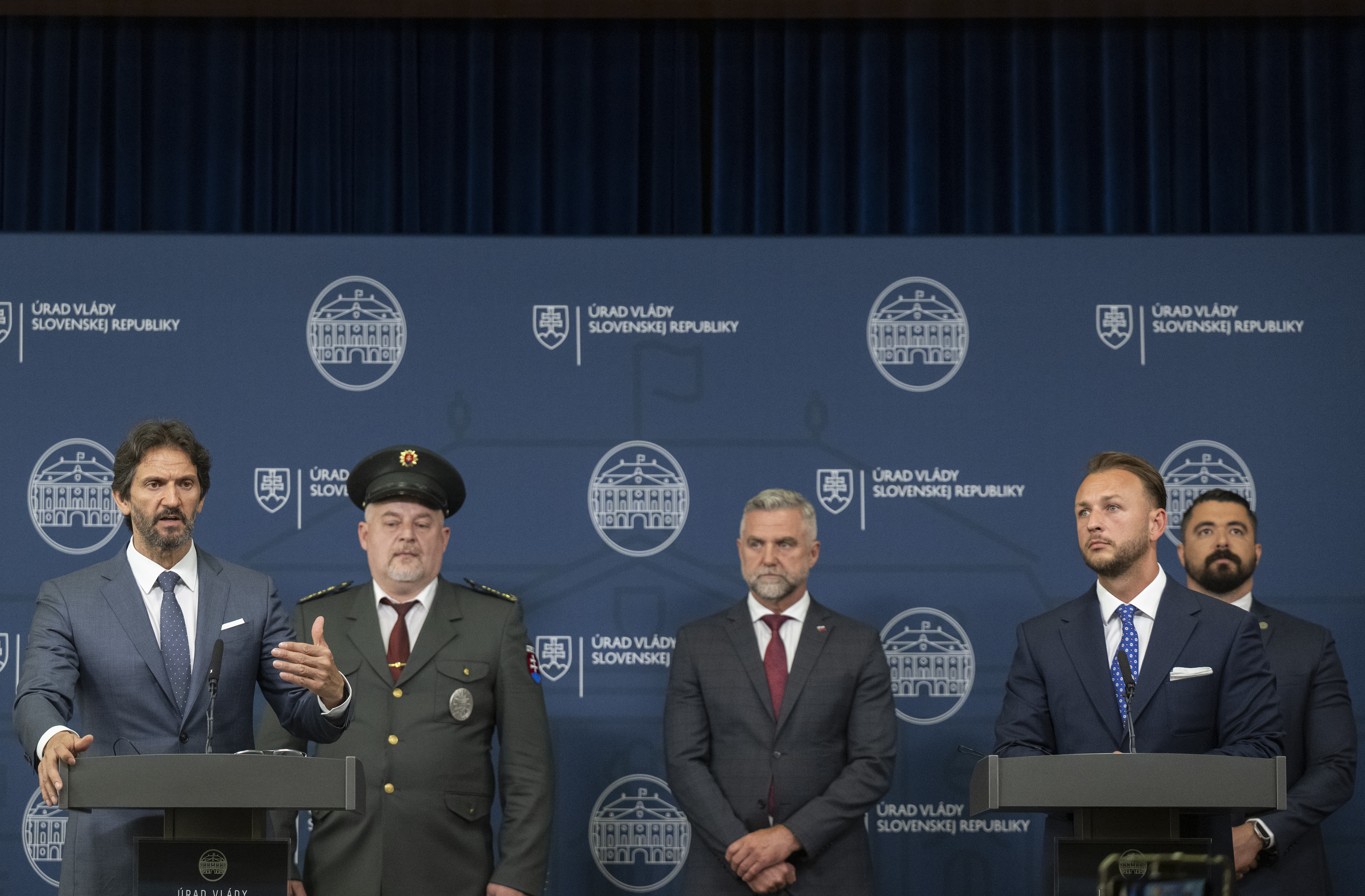 Vyšetruje sa verzia, že páchateľ pokusu o atentát nebol osamelý vlk