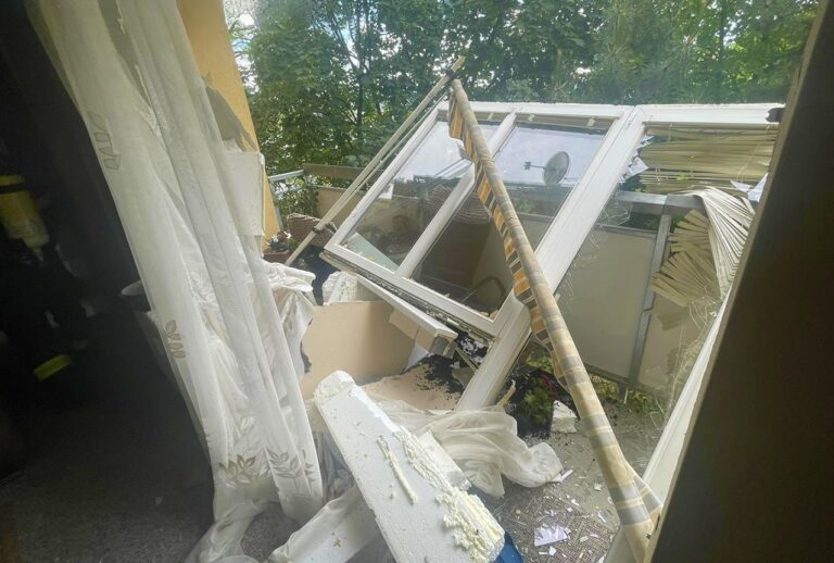 Výbuch elektrickej kolobežky otriasol mestom. Majitelia bytu opísali, čo sa v ten deň dialo