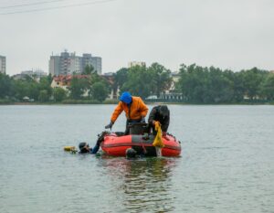 Veľký Draždiak je čistejší. Potápači vytiahli trezor, videokameru a iné kuriózne predmety