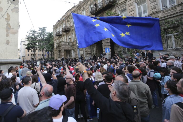 Pobaltské štáty zavádzajú sankcie proti Gruzínsku za násilie voči protestujúcim