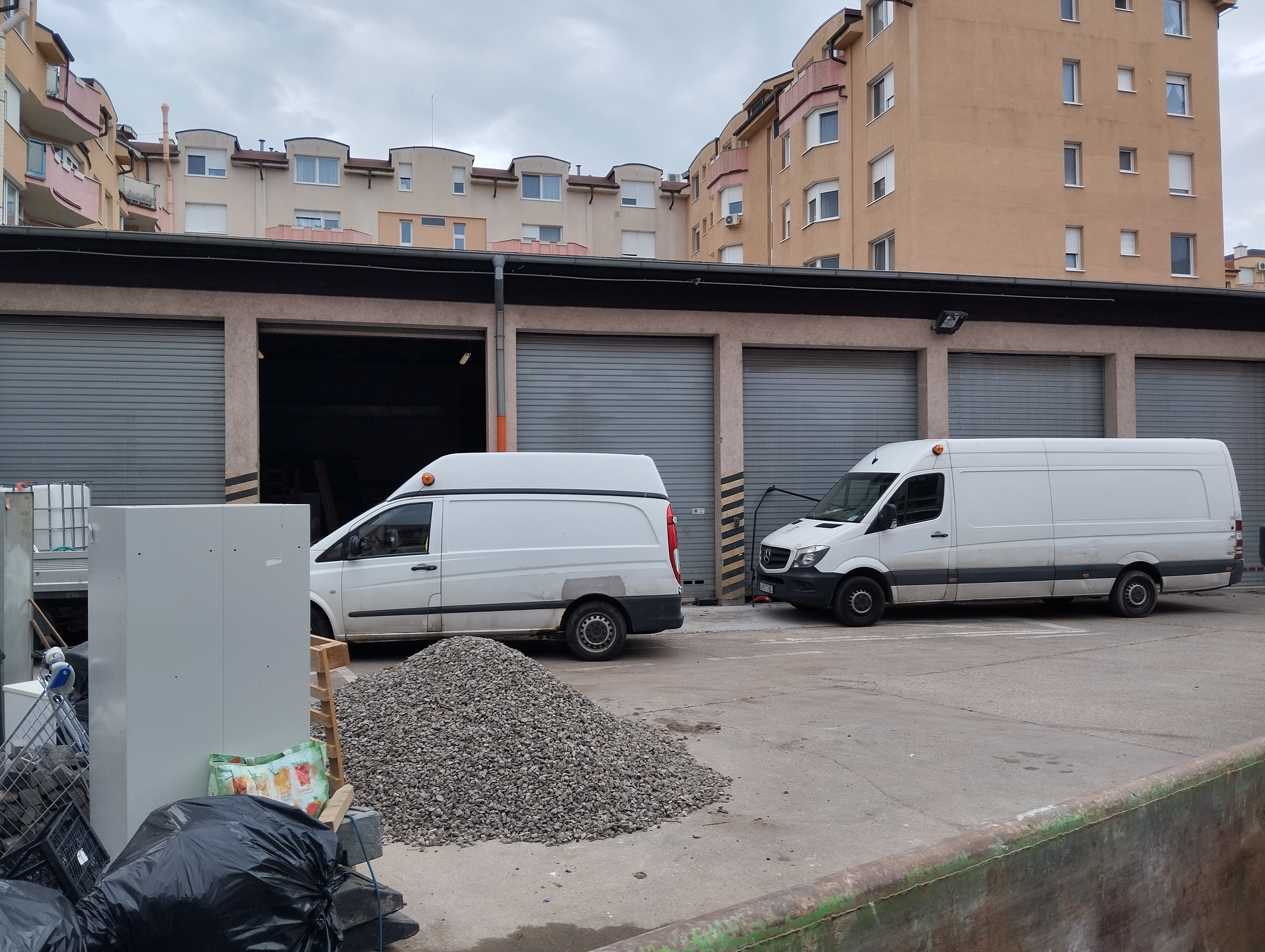 Niektoré priestory komunálnych služieb sa v Bratislave využívajú bez povolenia