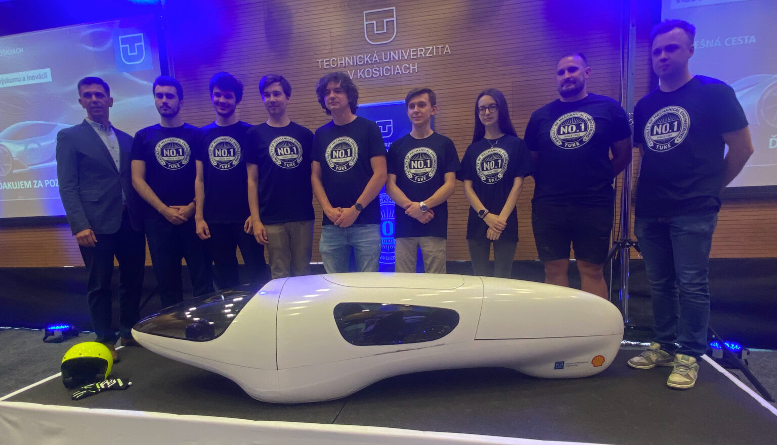 Predstavenie vozidla na preteky Shell Eco-marathon. Foto: redakcia