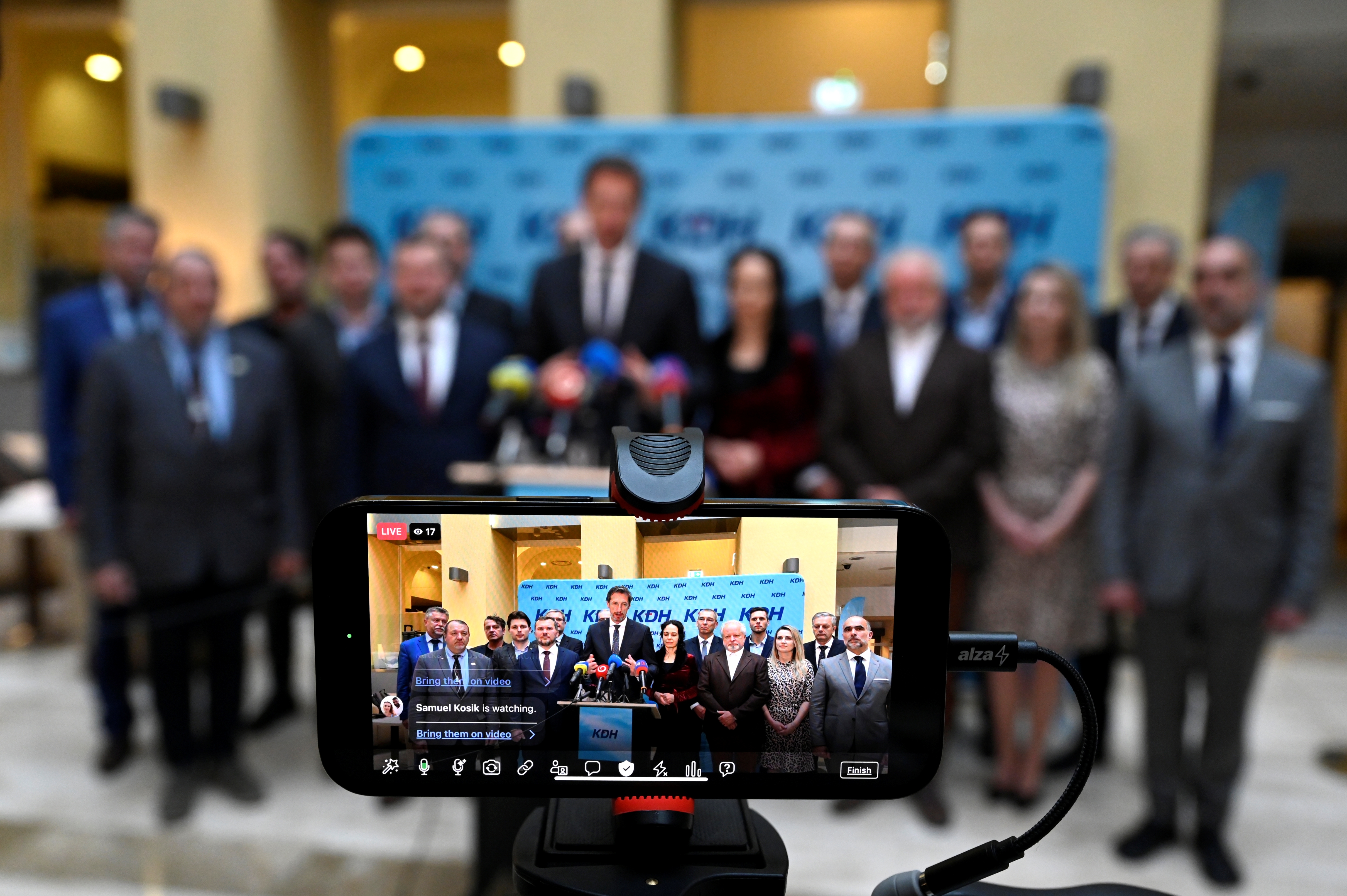 KDH svojimi návrhmi na zmenu ústavy testuje aj svoj vlastný poslanecký klub