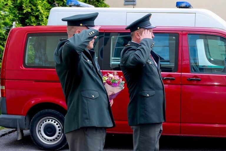 Podozrivá zákazka: firma dodáva čiapky ministerstvu drahšie ako železniciam