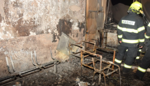 Obnova nemocnice po požiari bude stáť viac peňazí. Ako to bude s fajčením v jej priestoroch?