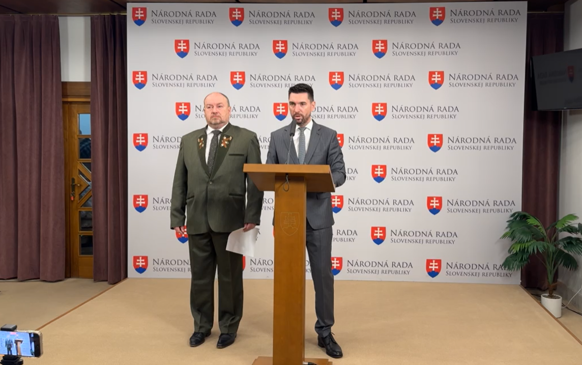 Pesničky o lesoch na Horehroní sa skončili. Budú tam holiny. Takáč podáva trestné oznámenie