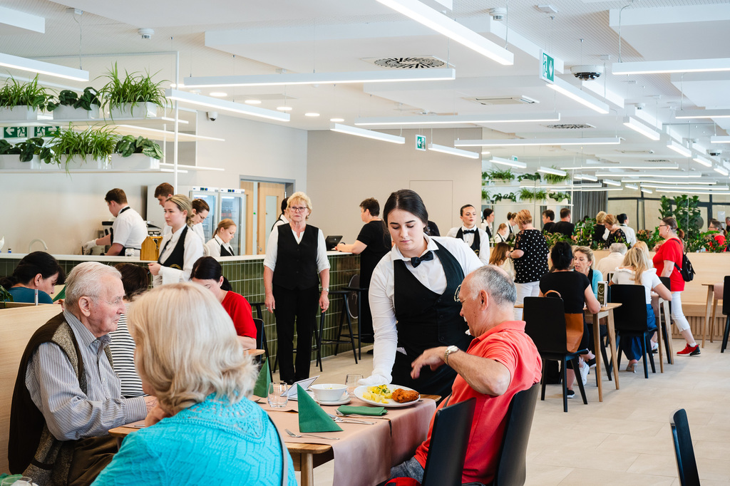 Foto: Trenčianske Gastrocentum privítalo prvých nadšených hostí