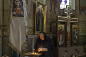 „Nikto nechce zomrieť.“ Na západnej Ukrajine zápasí vlastenectvo s túžbou po prežití