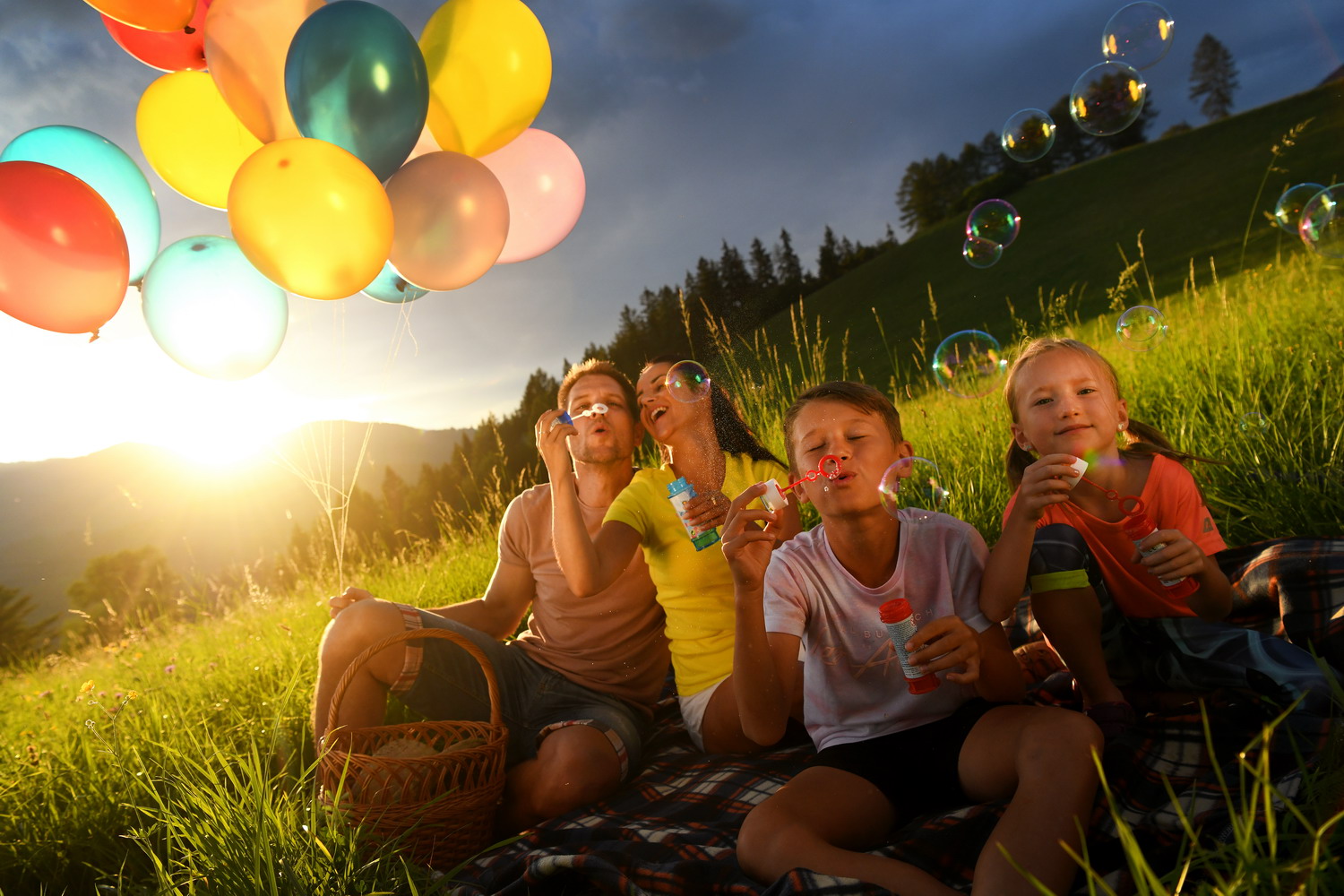 Maľovanie na tvár, skákanie, súťaže, policajti v akcii: župa oslavuje Medzinárodný deň detí