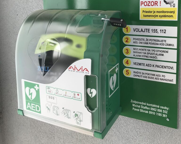 Šesť žilinských mestských častí dostalo nové defibrilátory