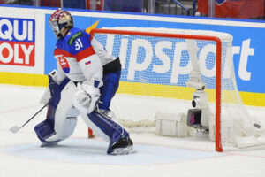 Čo mi najviac prekáža na hokejových majstrovstvách sveta a pochvala Matúšovi Vallovi
