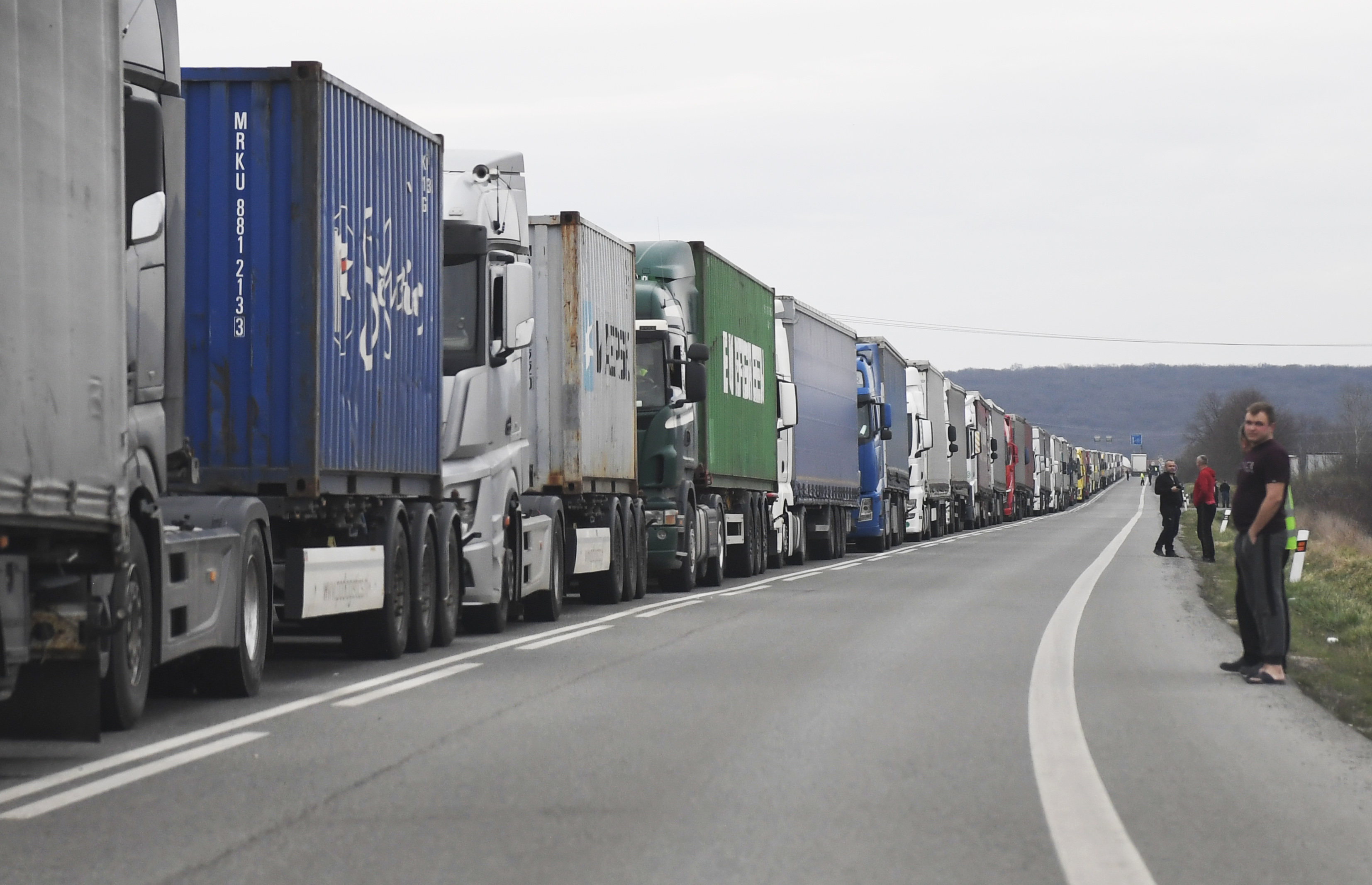 Kolóna medzi Kyjevom a Odesou: Ukrajinskí kamionisti protestujú proti mobilizácii