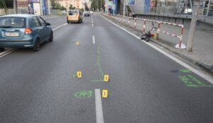 Jazdec na smrtiacej kolobežke vyfasoval tri roky natvrdo