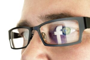 Facebook je plný podvodov. Väčšinou majú jediný cieľ