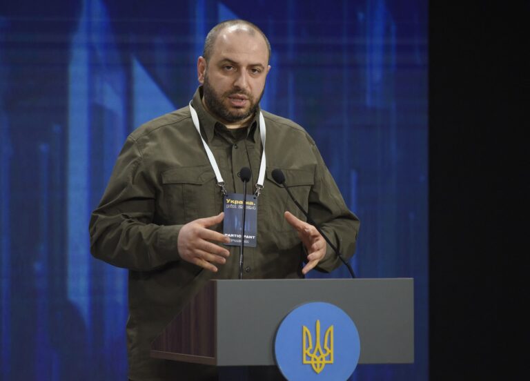 Na Ukrajinu môže prísť ďalších 300-tisíc ruských vojakov, tvrdí minister obrany Umerov
