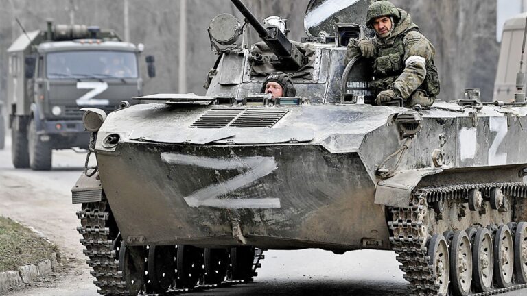 Rusko pri Charkove dobylo desať dedín za tri dni. Ukrajina vymenila oblastného šéfa armády