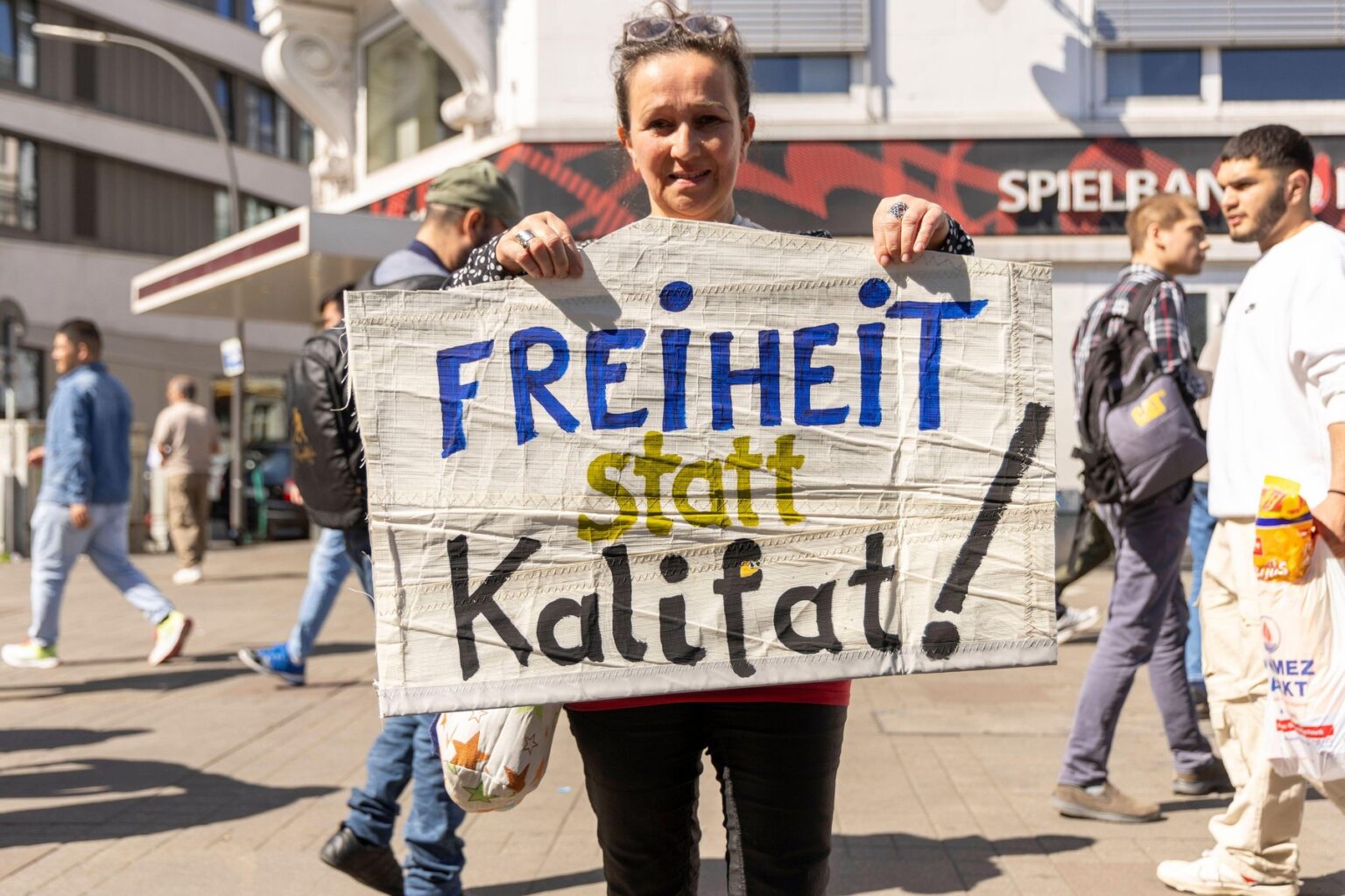 Demonštrácia skupiny Muslim Interactive v Hamburgu 11. mája 2024. Foto: Profimedia.sk