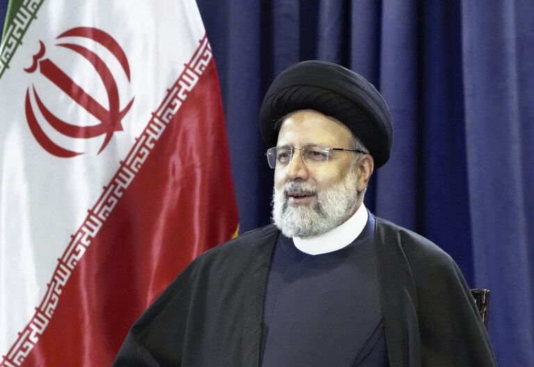 V troskách vrtuľníka s iránskym prezidentom a šéfom diplomacie neevidujú známky života