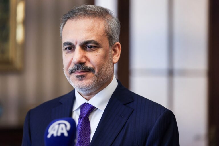 Turecko ponúka pomoc pri dohľade nad prímerím na Ukrajine